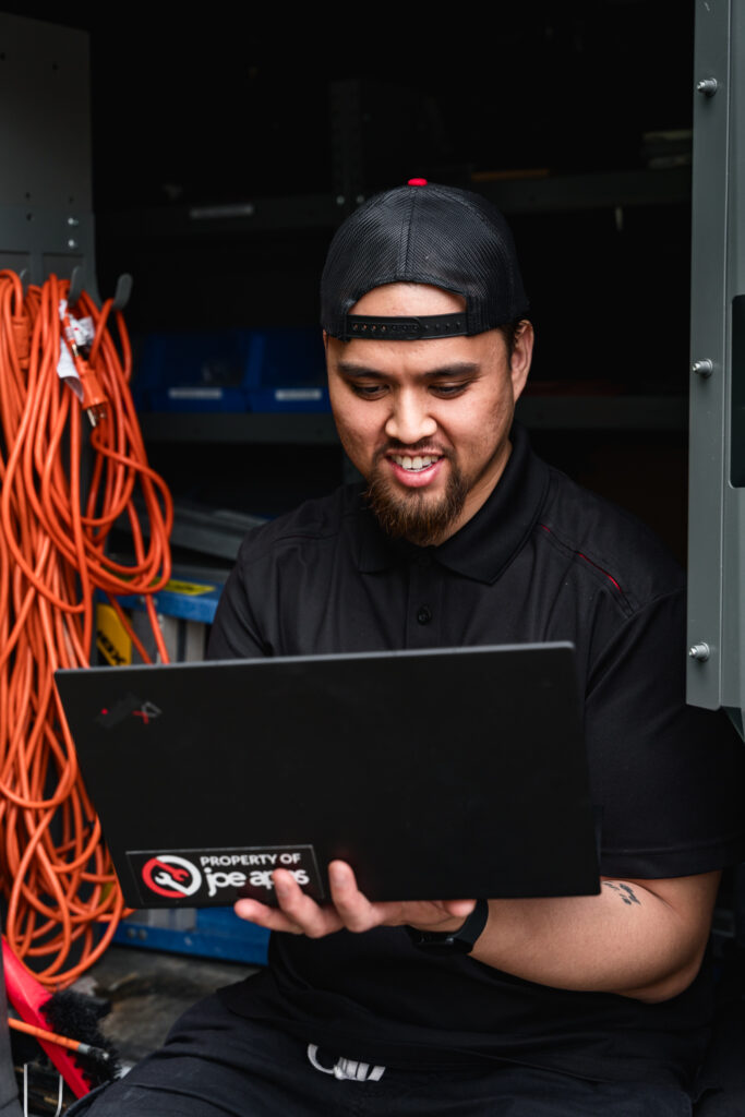 joe apps team providing help desk support for laptop