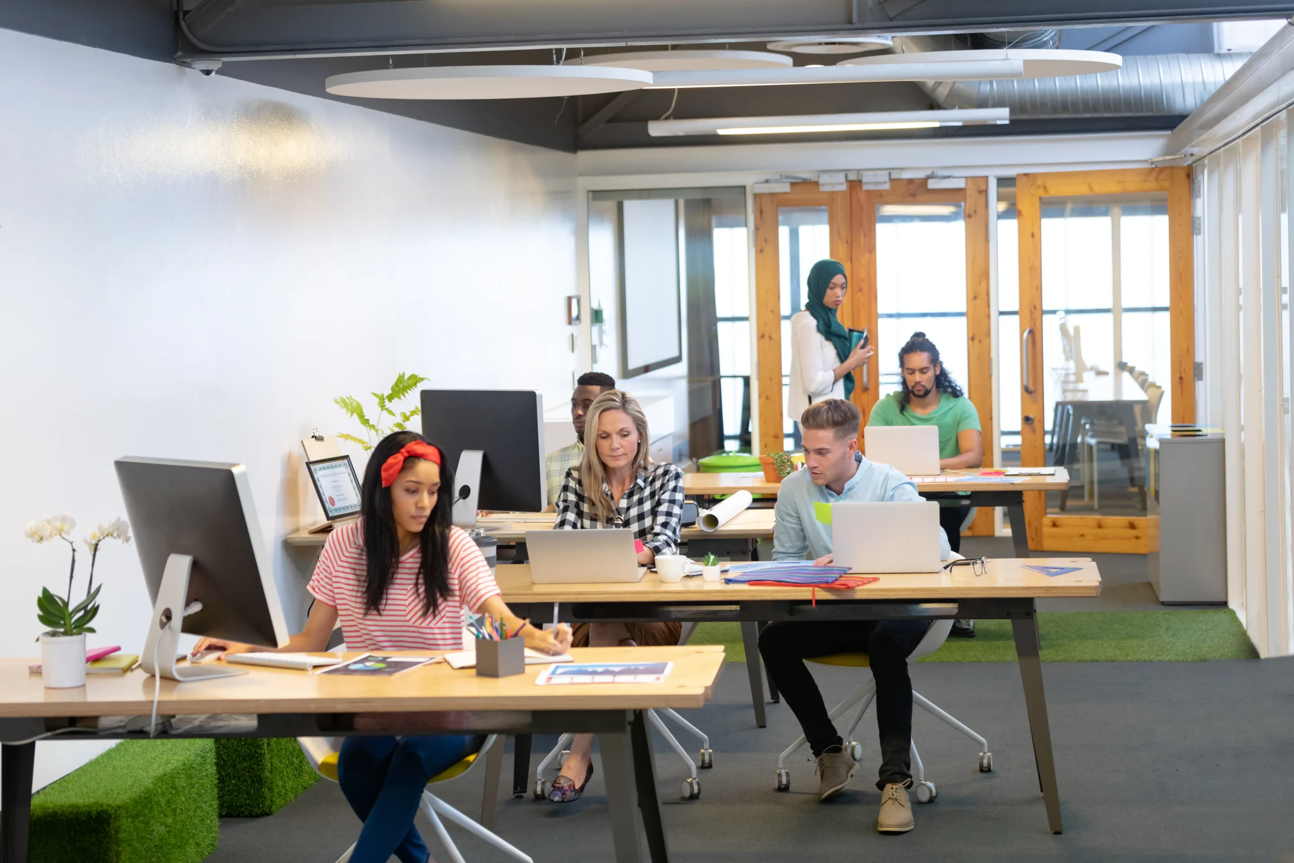 Hot Desk Best Practices for 2026